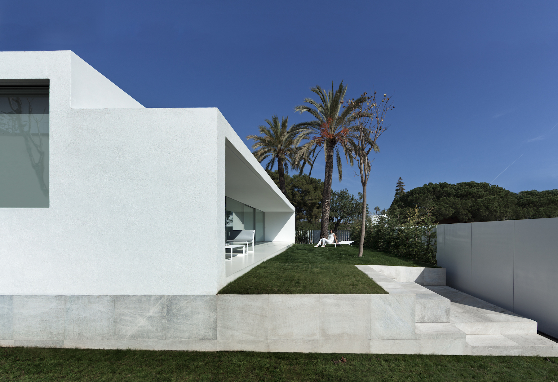 Breeze House by Fran Silvestre Arquitectos