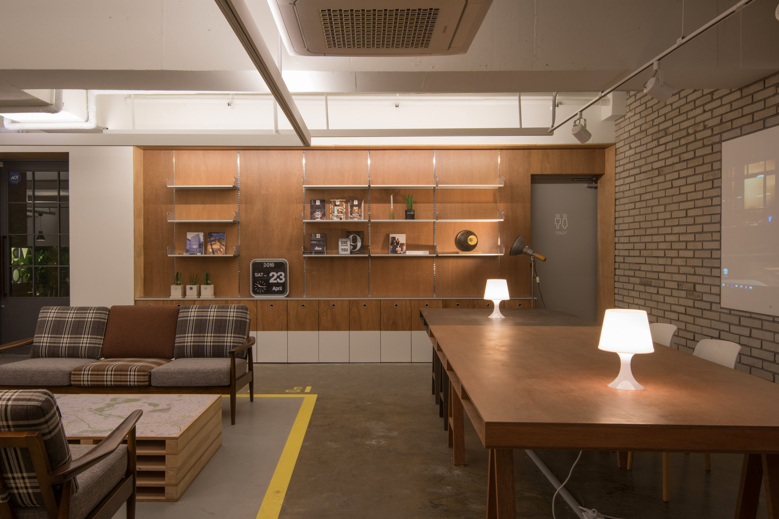 Real Estate Agency Office Homes in South Korea