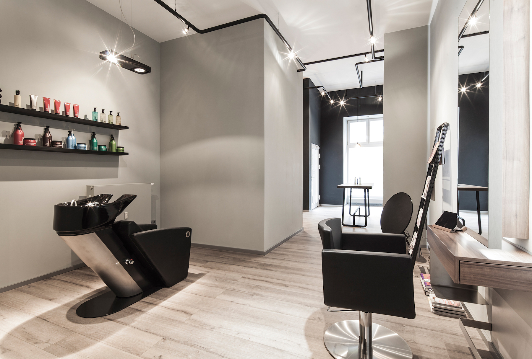 Bailas Contemporary Coiffure by Betty and Betty Design Office