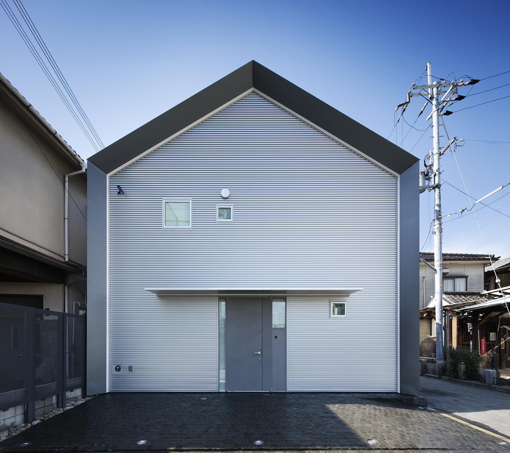 House in Higashiyodogawa by NRM* Architects Office