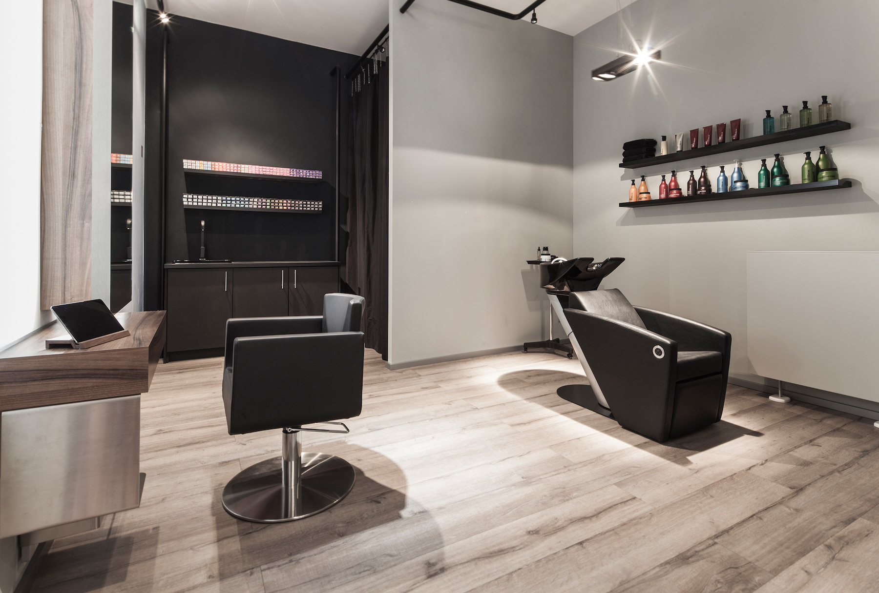 Bailas Contemporary Coiffure by Betty and Betty Design Office